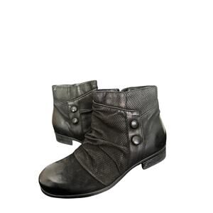 Women's All Black MIZ Boots
